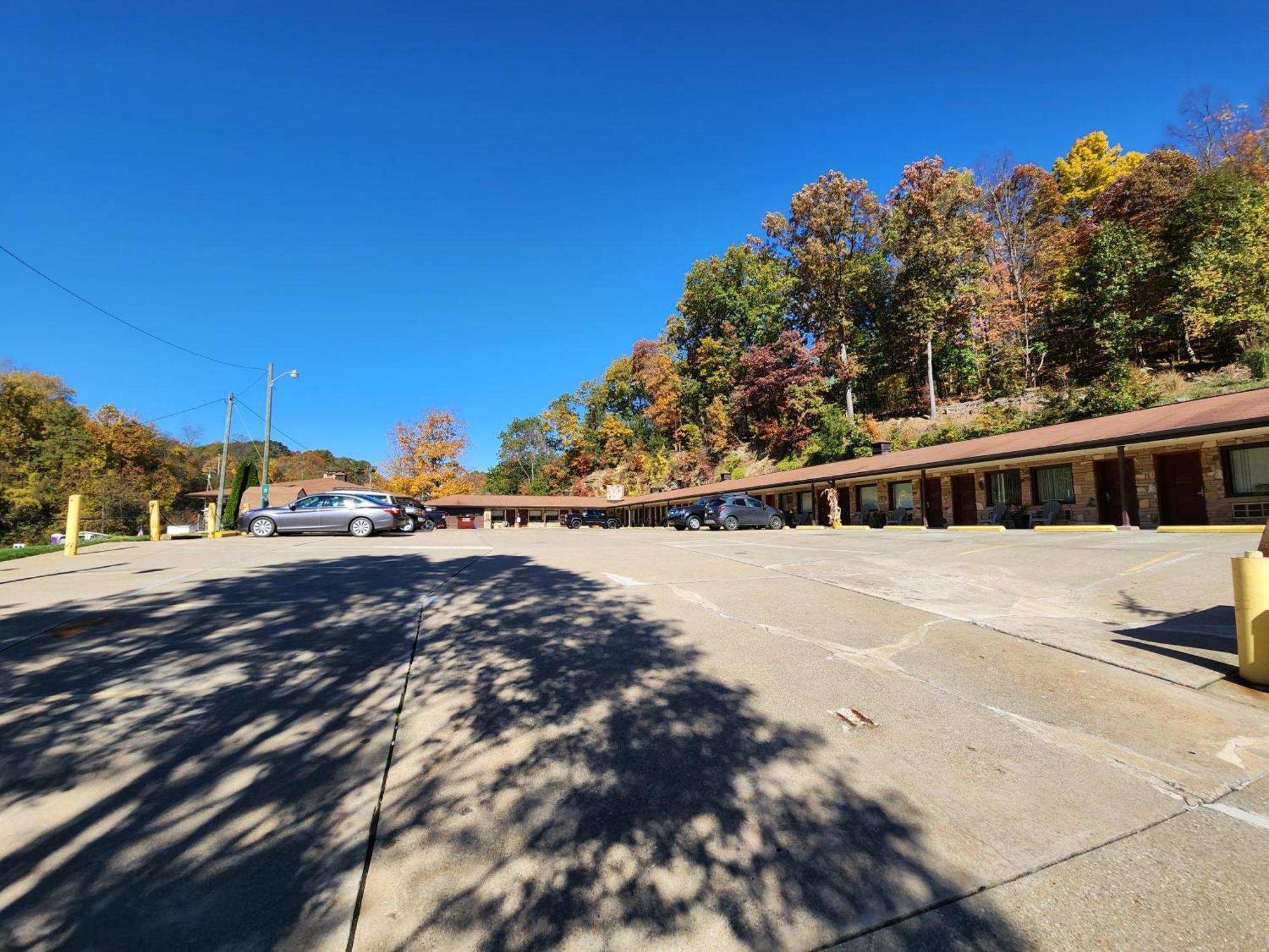 Jefferson Hills Motel Clairton Exterior foto
