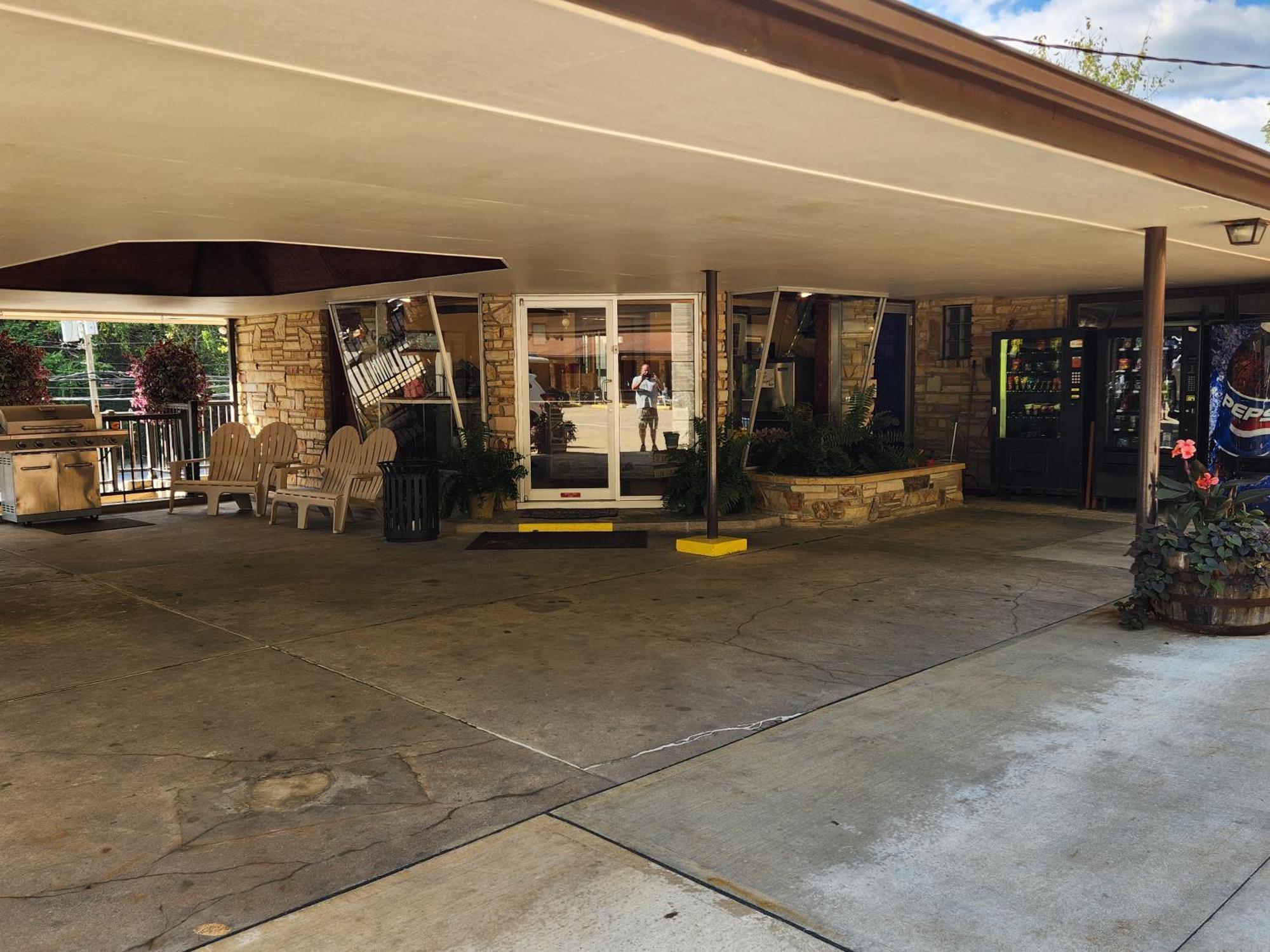 Jefferson Hills Motel Clairton Exterior foto
